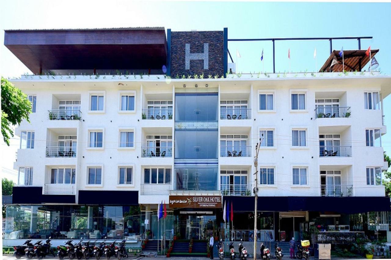 Silver Oak Hotel Mysore Exterior photo